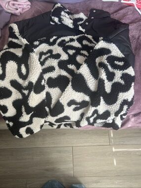 Black & White Sherpa Pullover Jacket